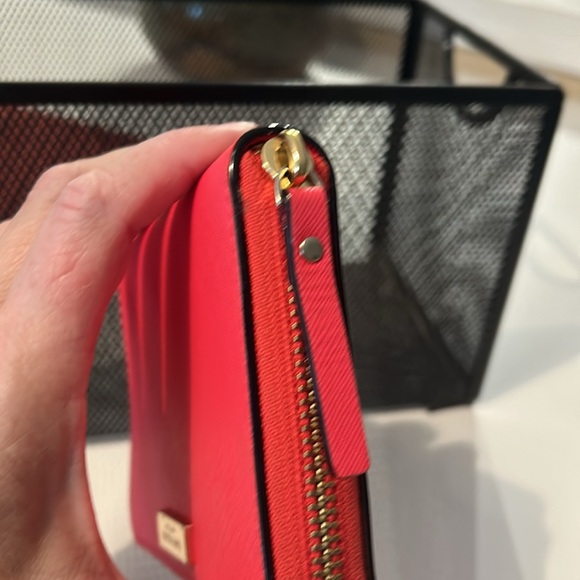 Kate Spade zip around wallet. - Picture 5 of 7